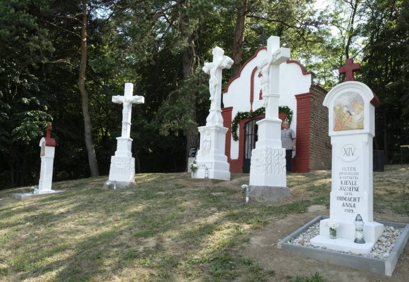 2021.06.30_Gödre felújított kálvária (13).JPG